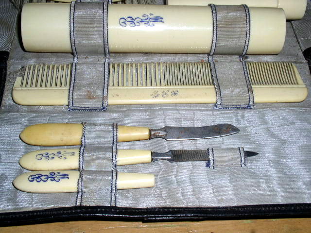 Dresser Set