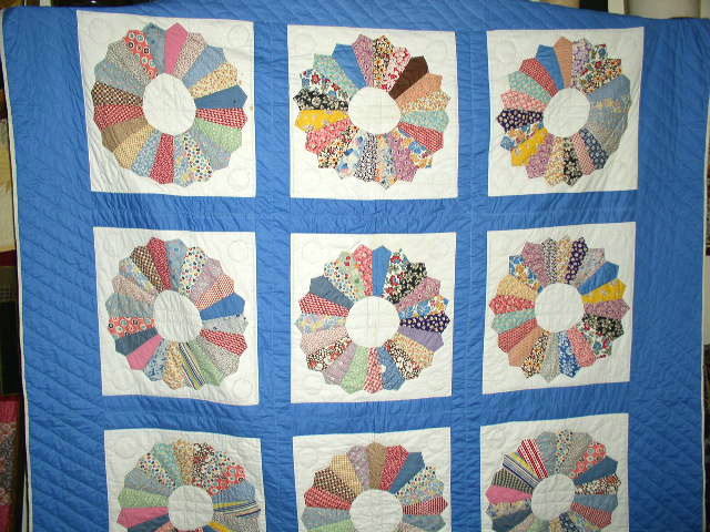 Dresden Plate Quilt - QLT