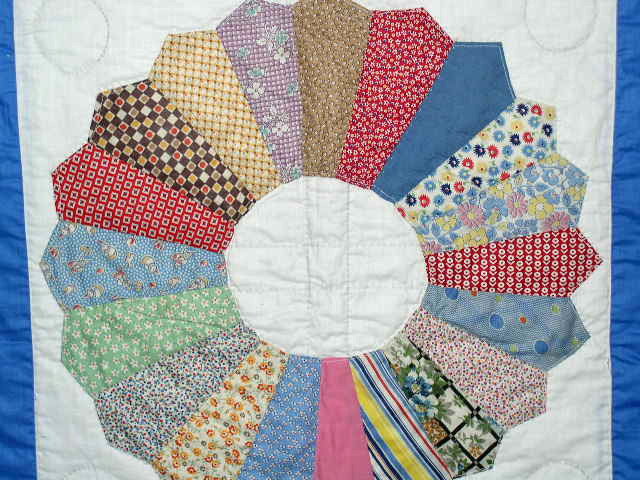 Dresden Plate Quilt - QLT