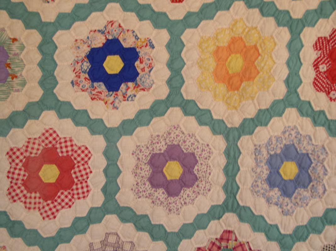 Grandmothers Flower Garden Quilt - QLT
