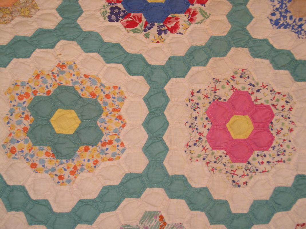 Grandmothers Flower Garden Quilt - QLT