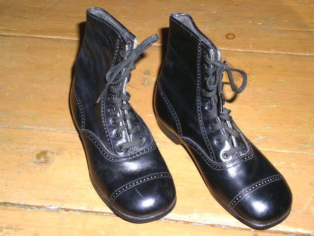 Childs Hightop Lace-up Shoes