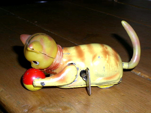 Wind up Roll-Over Cat with Ball Toy