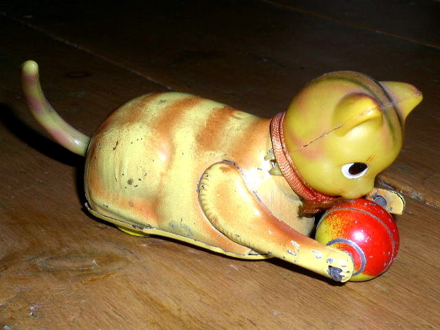 Wind up Roll-Over Cat with Ball Toy