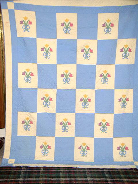 Floral Bouquet Appliqued Quilt - QLT