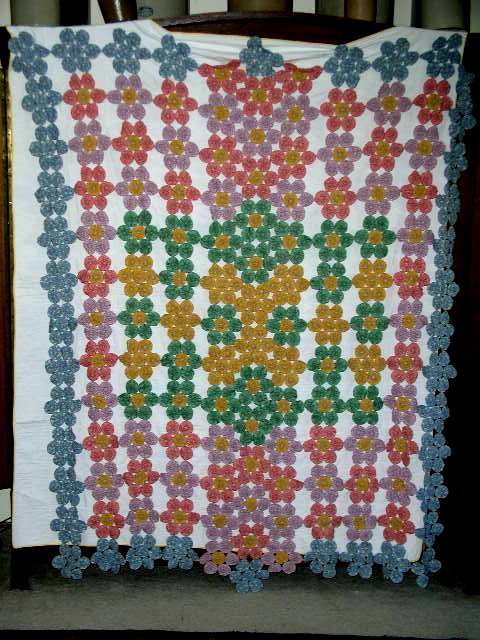 Yo-Yo Flower Quilt - QLT