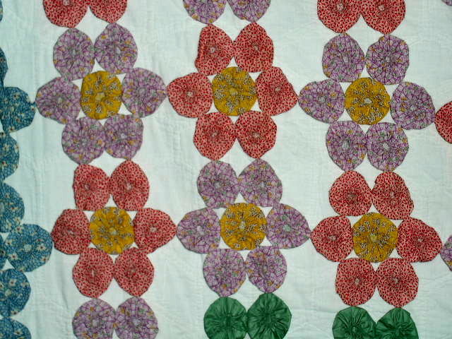 Yo-Yo Flower Quilt - QLT