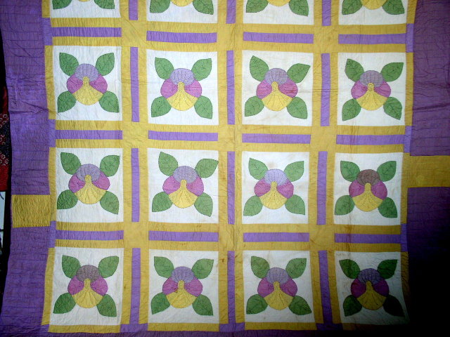 Pansy Appliqued Quilt - QLT