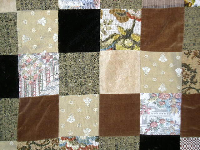 Carriage Robe - QLT