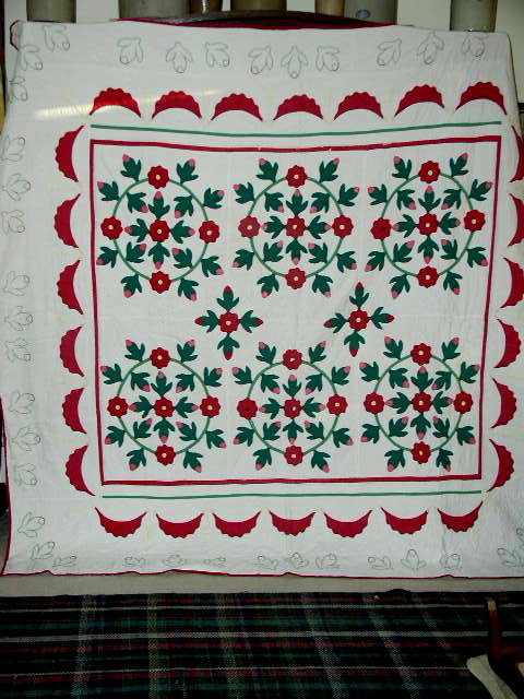 Rose Wreath Applique Quilt - QLT