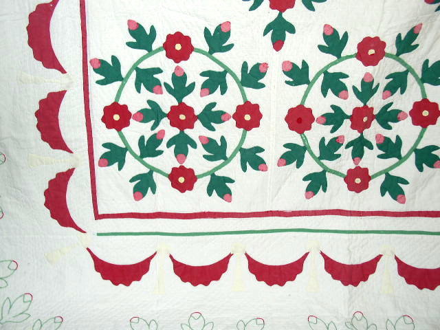 Rose Wreath Applique Quilt - QLT