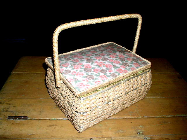 Dritz Wicker Sewing Box