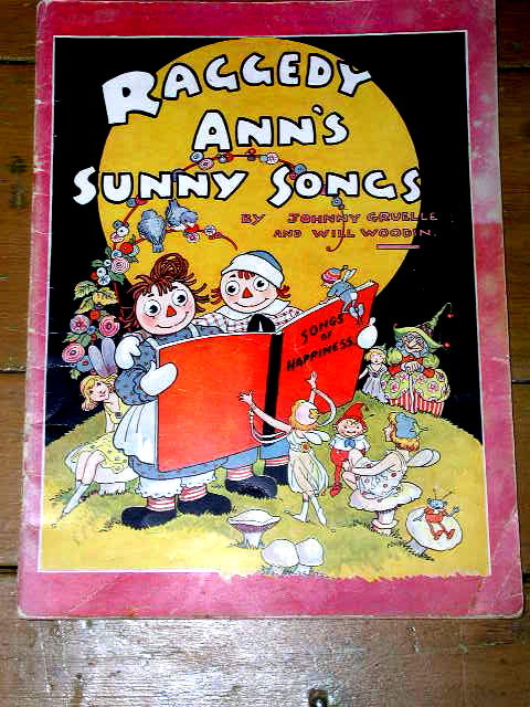 Raggedy Ann's Sunny Songs Book