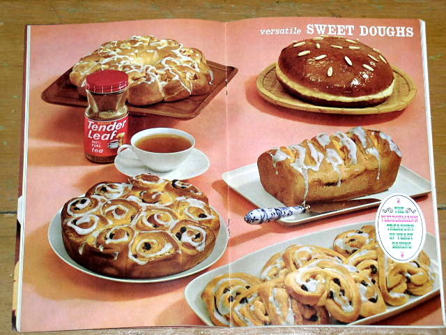 Fleischmann Treasury of Yeast Baking Cookbook