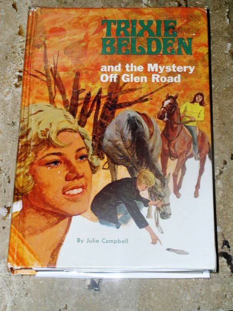 Trixie Belden, The Mystery Off Glen Road Book