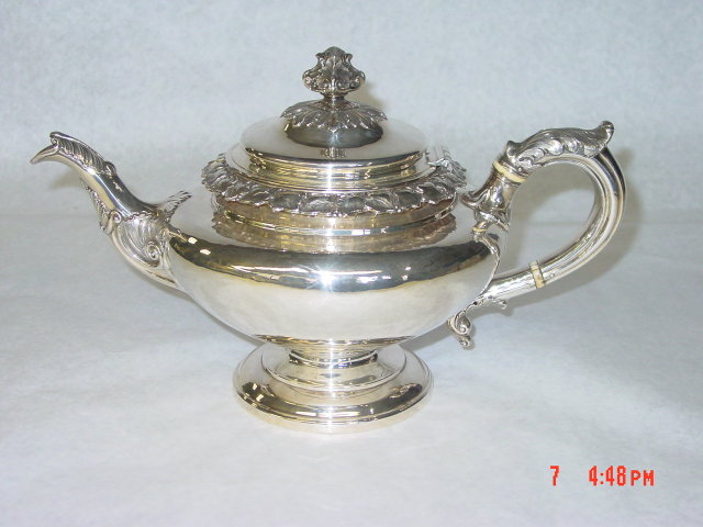 Antique tea pot William IV Edimburgh 1832