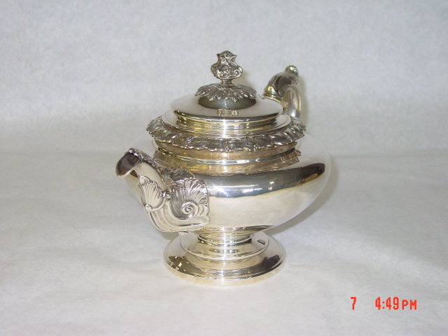 Antique tea pot William IV Edimburgh 1832