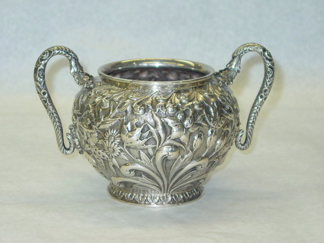 Kirk & Sons repousse sugar bowl America 1890