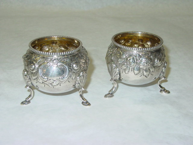 Kirk & Sons repousse pair salt cellars America 1890