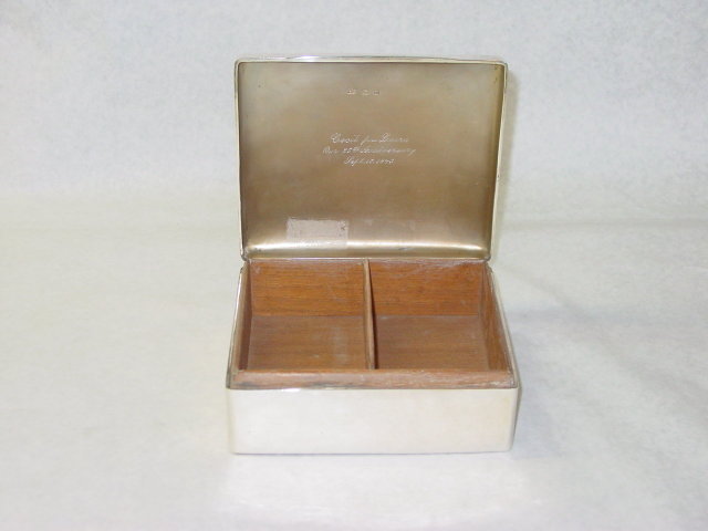 Antique cigarettes box London 1911