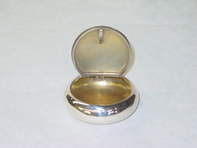 Antique round shaped snuffbox Birmingham 1901