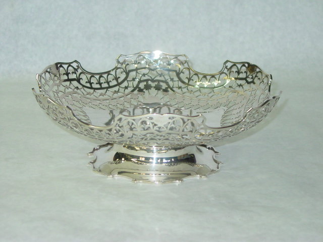 Antique pierced basket Sheffield 1938