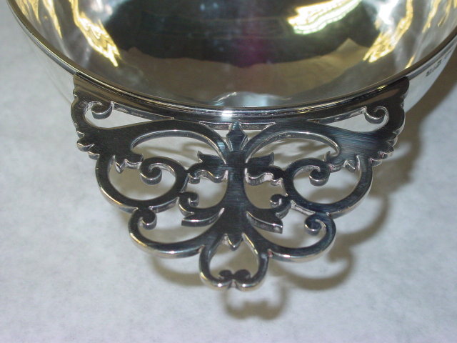 Antique porringer Sheffield 1896