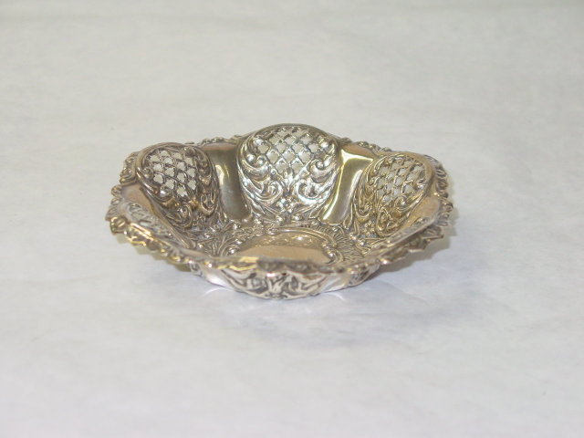 Antique pierced small basket Birmingham 1898