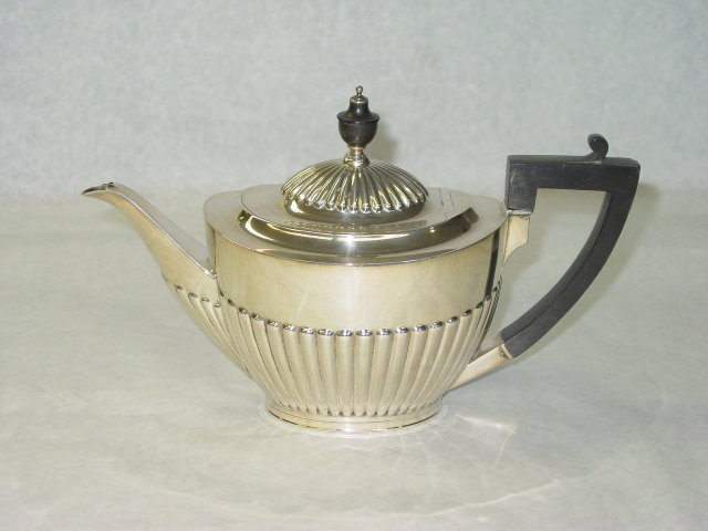 Antique tea pot Edward VII London 1909