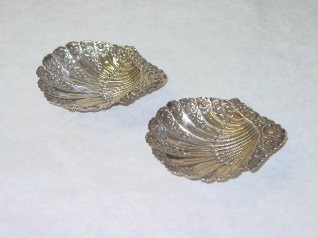 Antique pair shell spaed buuer dishes Edimbyrgh 1893