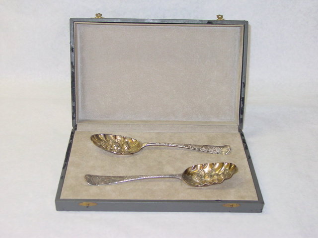 Antique pair fruit spoons George III London 1842
