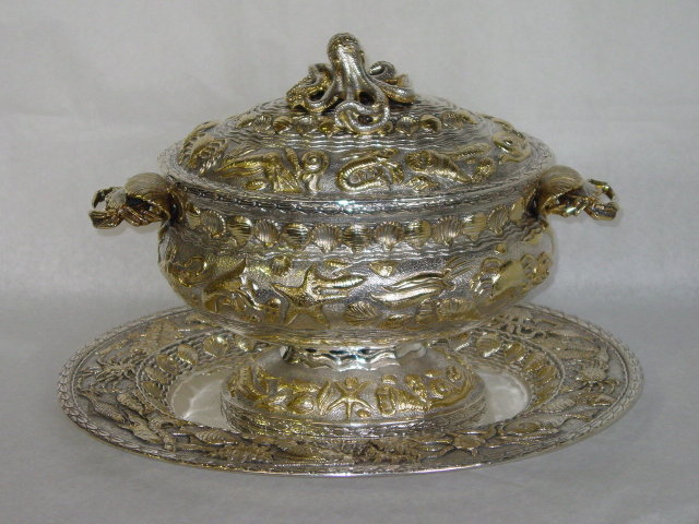 Soup tureen marine subject Italian 1955
