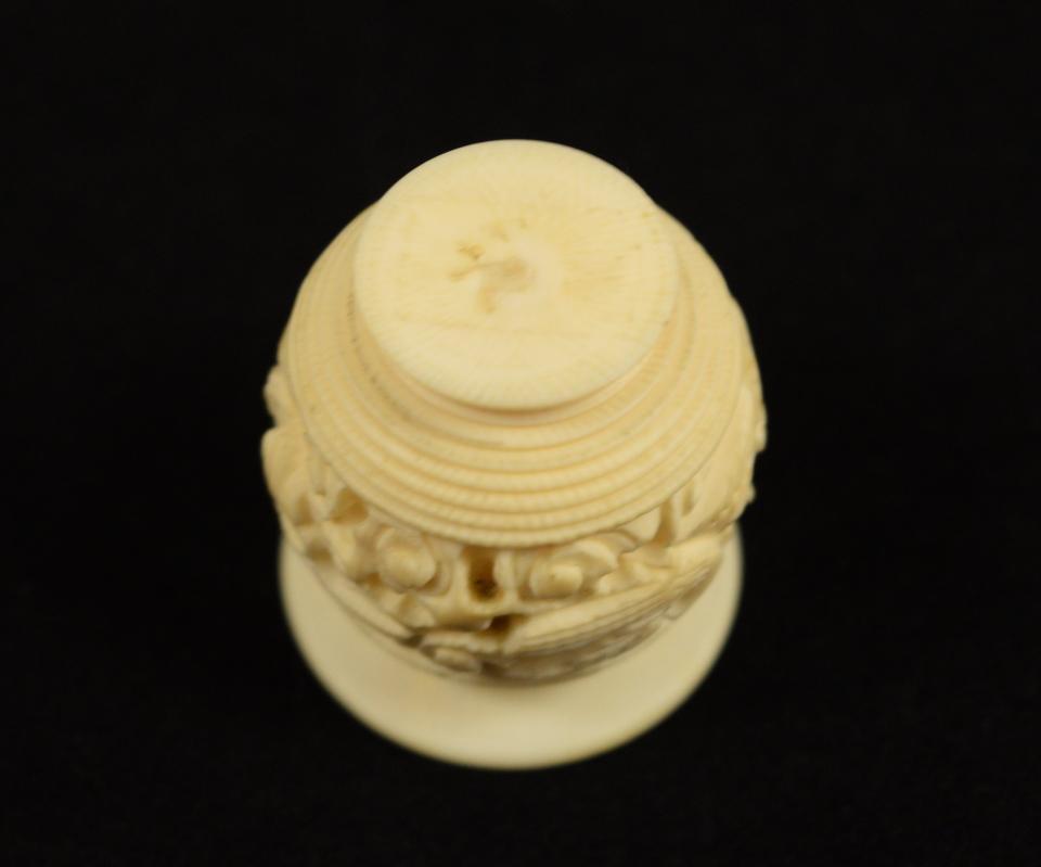 Antique Pre-Ban Ivory Sewing Collectible - Thread Holder Birds & Flowers