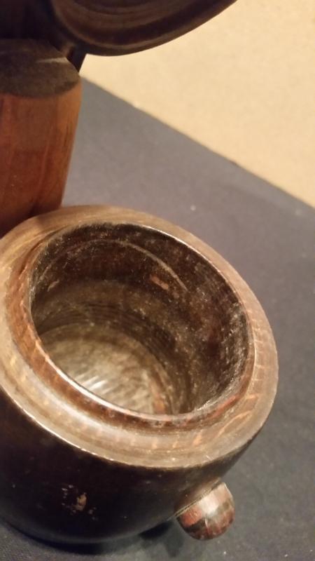Anri Man on Barrell Cigarette Container