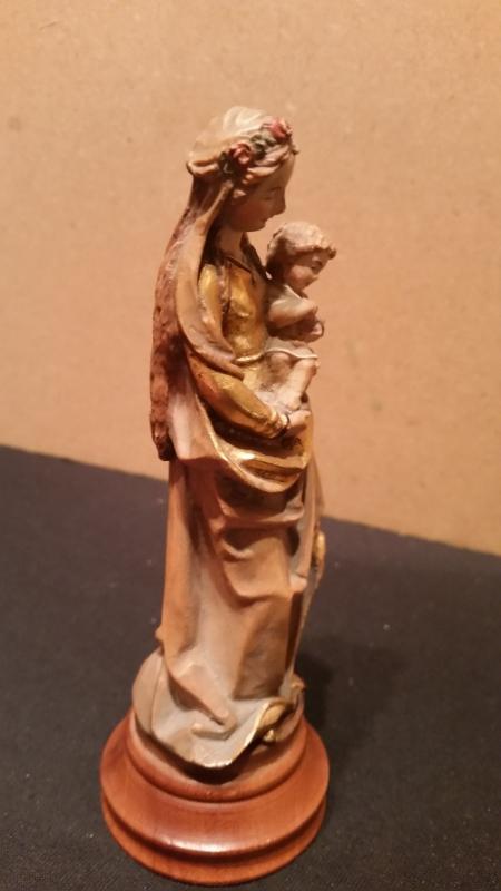 Hand Carved Wood Religous Queen of Fruitfulness 5