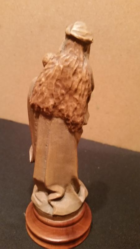 Hand Carved Wood Religous Queen of Fruitfulness 5