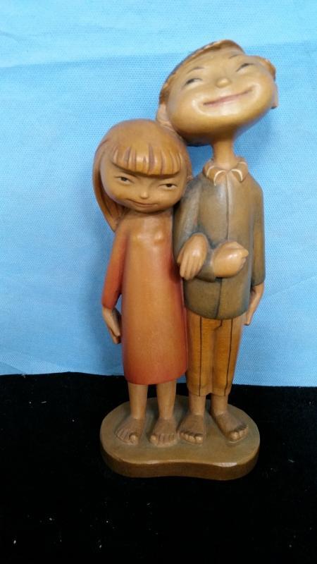 Anri Boy and Girl Holding Hands 9.5 Inches tall