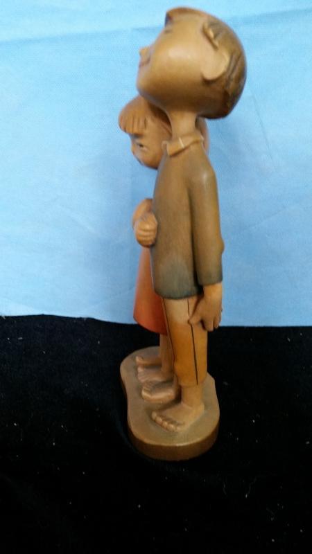 Anri Boy and Girl Holding Hands 9.5 Inches tall