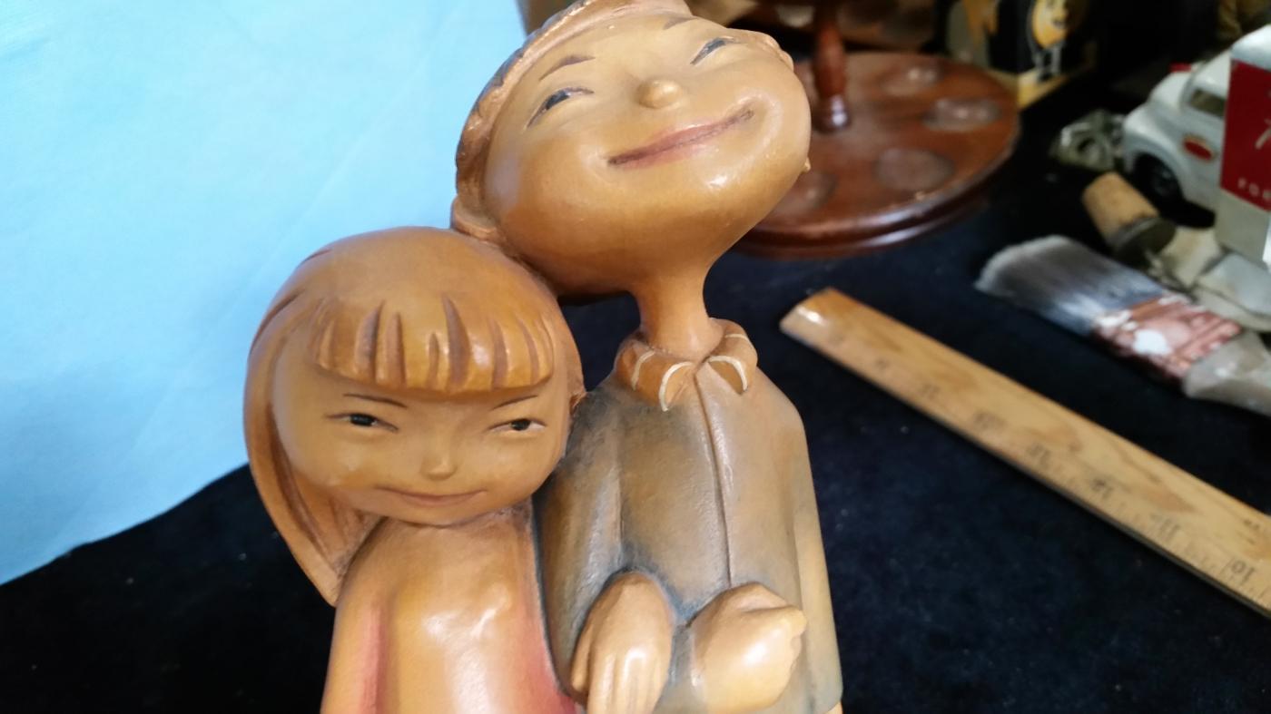 Anri Boy and Girl Holding Hands 9.5 Inches tall