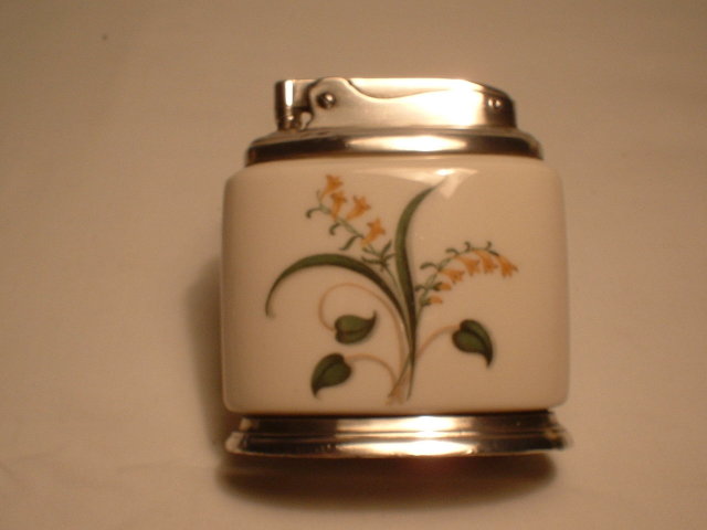 Ronson Porcelain & Silverplated Table Lighter