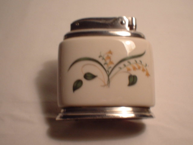 Ronson Porcelain & Silverplated Table Lighter
