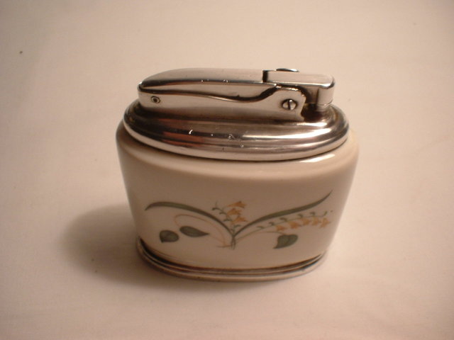 Ronson Porcelain & Silverplated Table Lighter