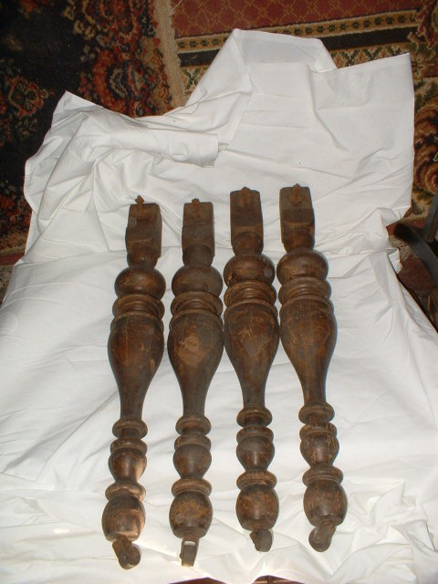 A Set of 4 Turned Table Legs (Vintage)