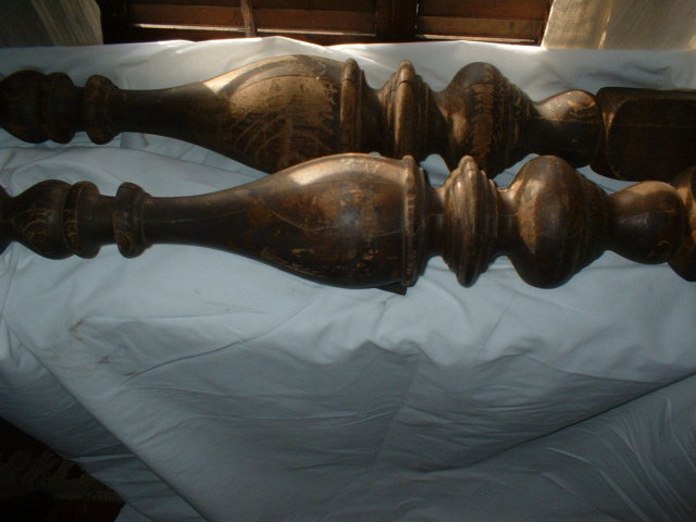 A Set of 4 Turned Table Legs (Vintage)