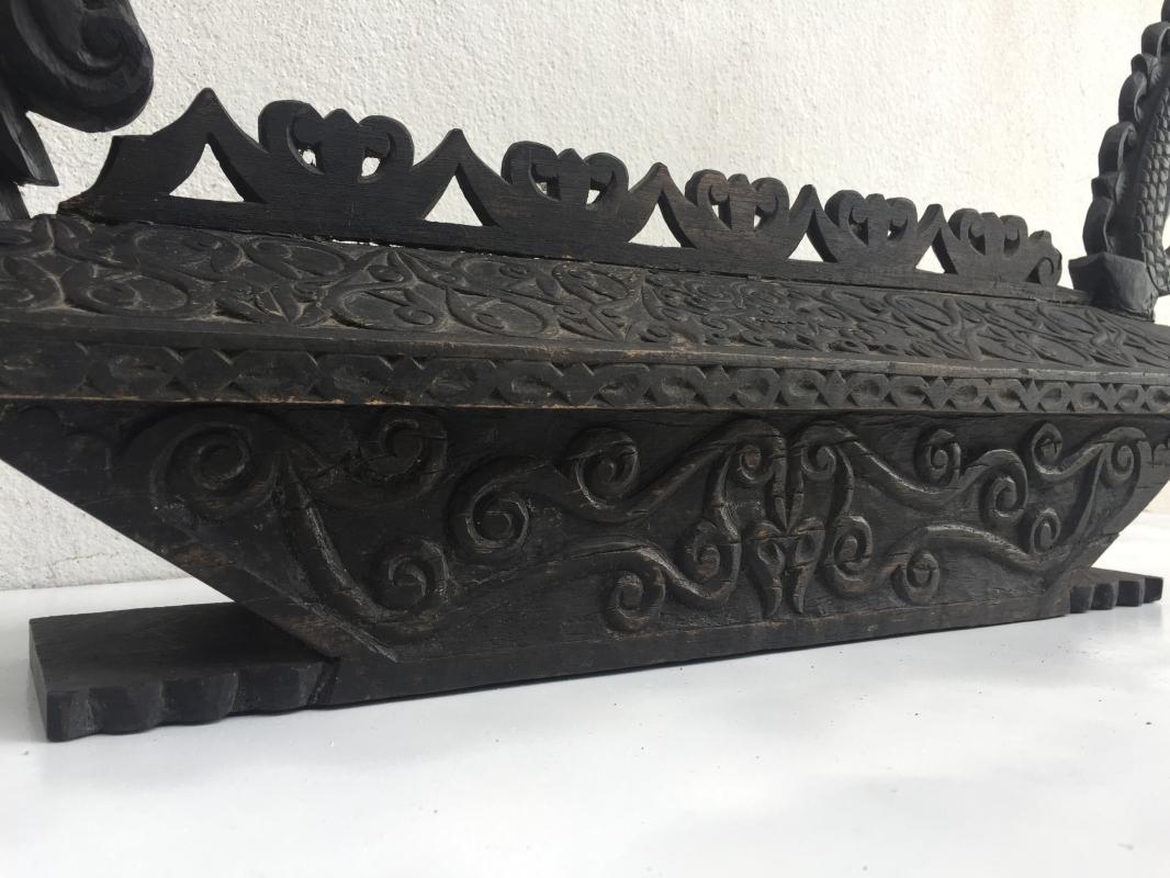 AUTHENTIC 770mm DAYAK TOMB Burial Chamber Urn Sandung Naga Coffin Statue Borneo