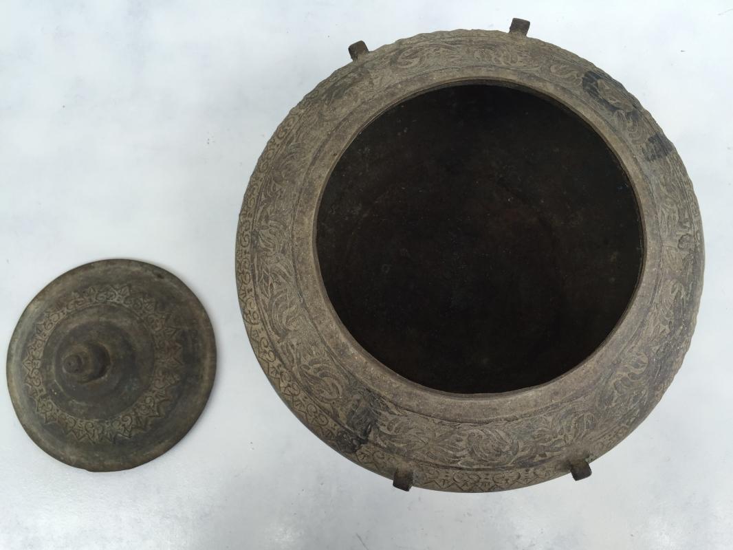 ANTIQUE SULANG CONTAINER Brass Box Jar Bowl BRASS POT Dayak Metalware Heirloom