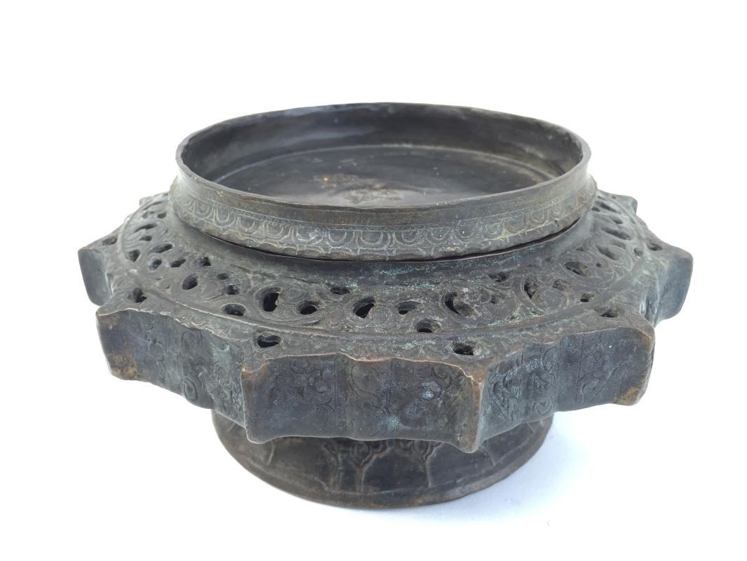 Antique Brunei LENGGUAI BRASS CONTAINER Betel Nut & Sirih Dayak Tradition Longhouse