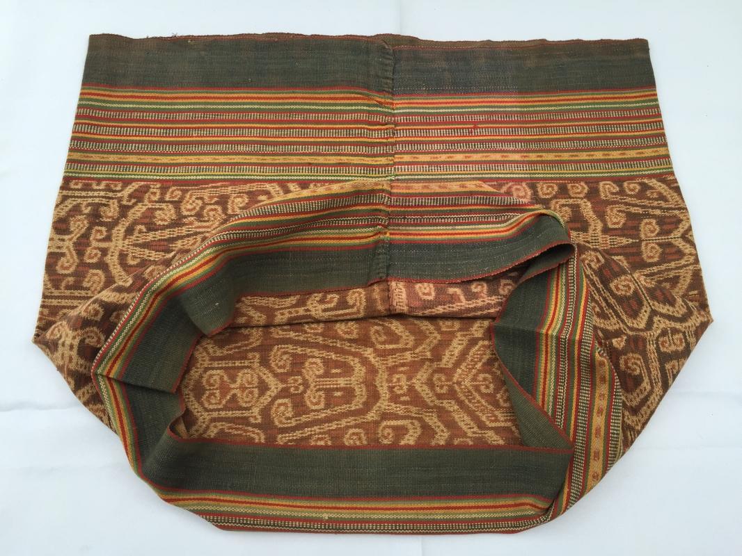 INTERESTING IKAT SKIRT Skull Basket Head Dayak SARONG LADIES GARMENT OUTFIT #198