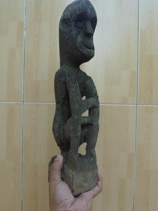 JUST FOUND LUBOK BRUTAN BORNEO 420mm WEATHERED STATUE Antique Dayak Sculpture