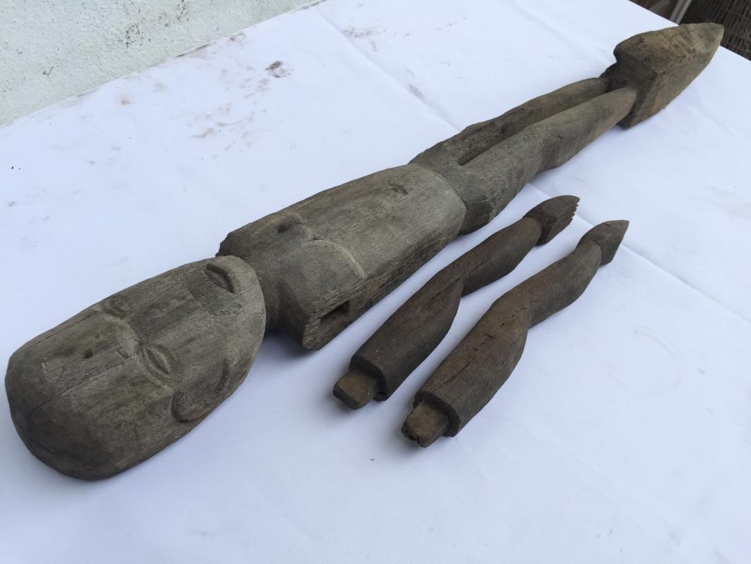 WEATHER ERODED STATUE 730mm Patung Police Dayak Dyak Primitive Figure AUTHENTIC
